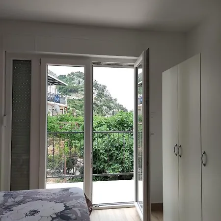 Apartment Rake Omis